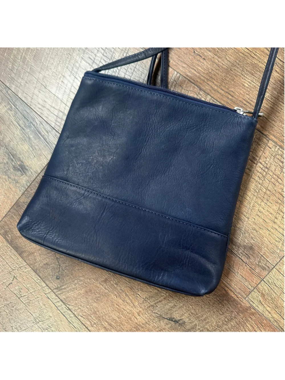 Women's Le Donne Leather Crossbody Bag Navy